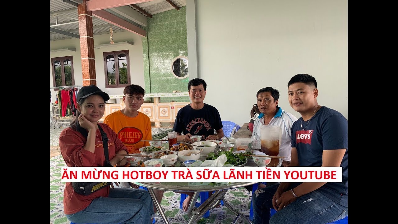 Tiệc mừng lãnh tiền youtube của Hotboy Trà Sữa đãi Khương Dừa chỉ có... mắm!!!!