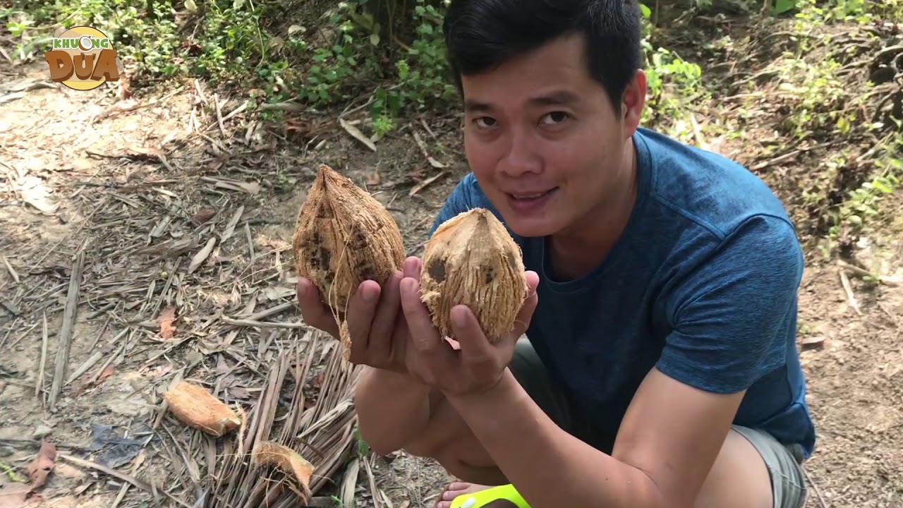 Khương Dừa ăn "Dừa Điếc"