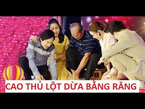 Lão cao thủ một tay lột dừa bằng răng khiến ai xem cũng bái phục!!!